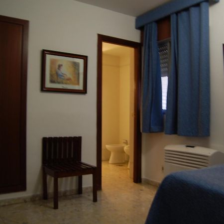 Hotel Marina Victoria Алхесирас Екстериор снимка