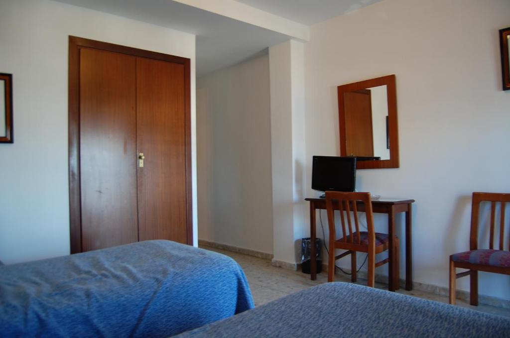 Hotel Marina Victoria Алхесирас Стая снимка