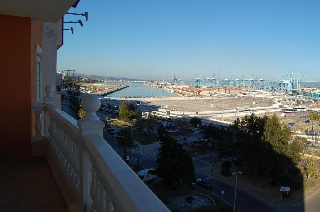 Hotel Marina Victoria Алхесирас Стая снимка