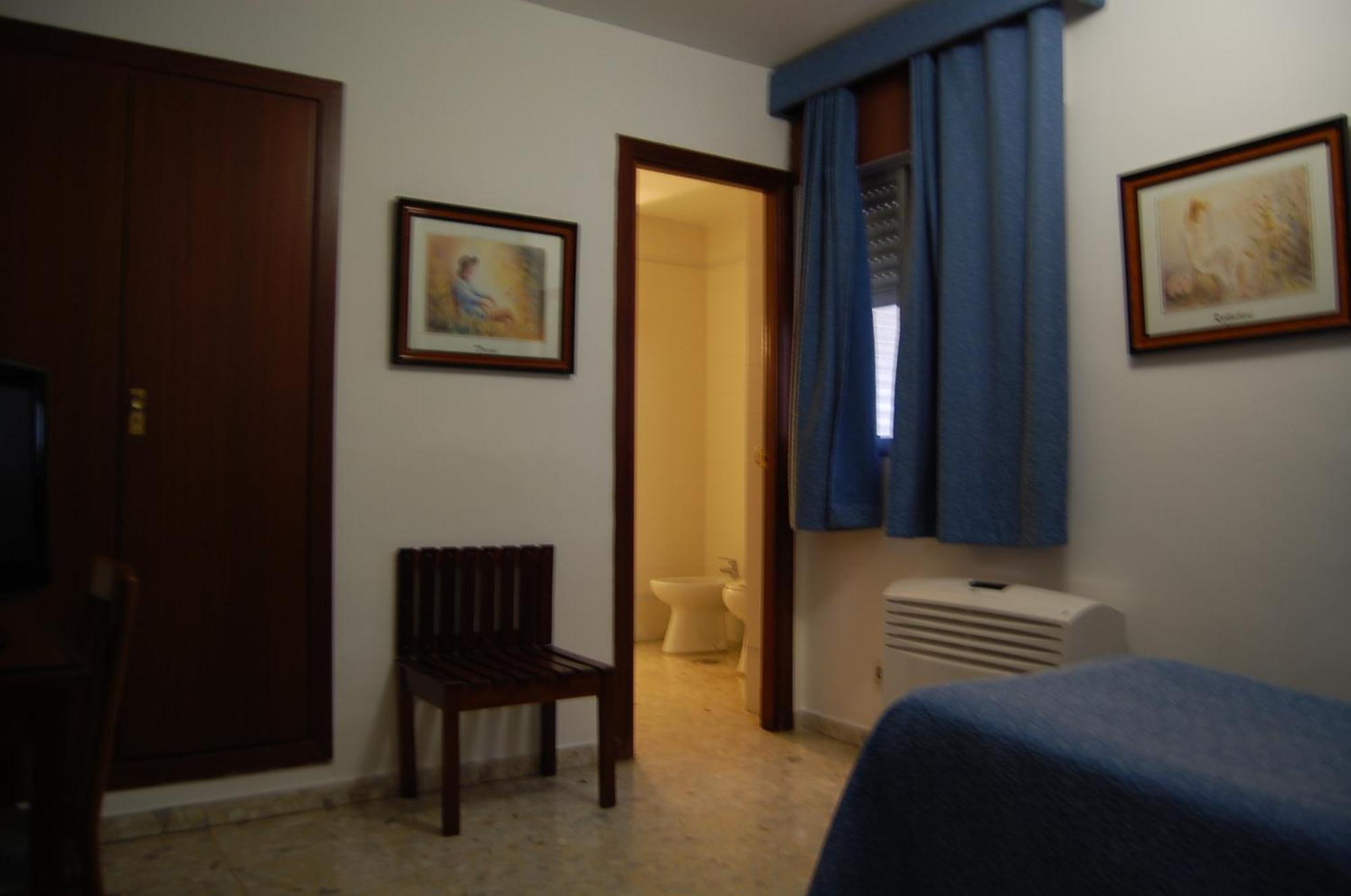 Hotel Marina Victoria Алхесирас Екстериор снимка