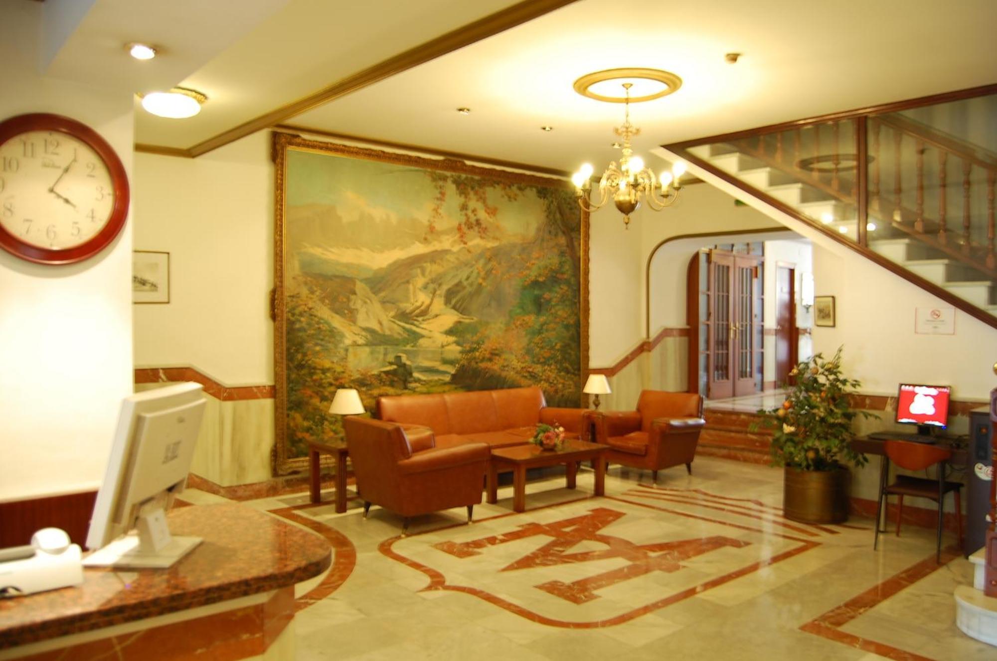 Hotel Marina Victoria Алхесирас Екстериор снимка