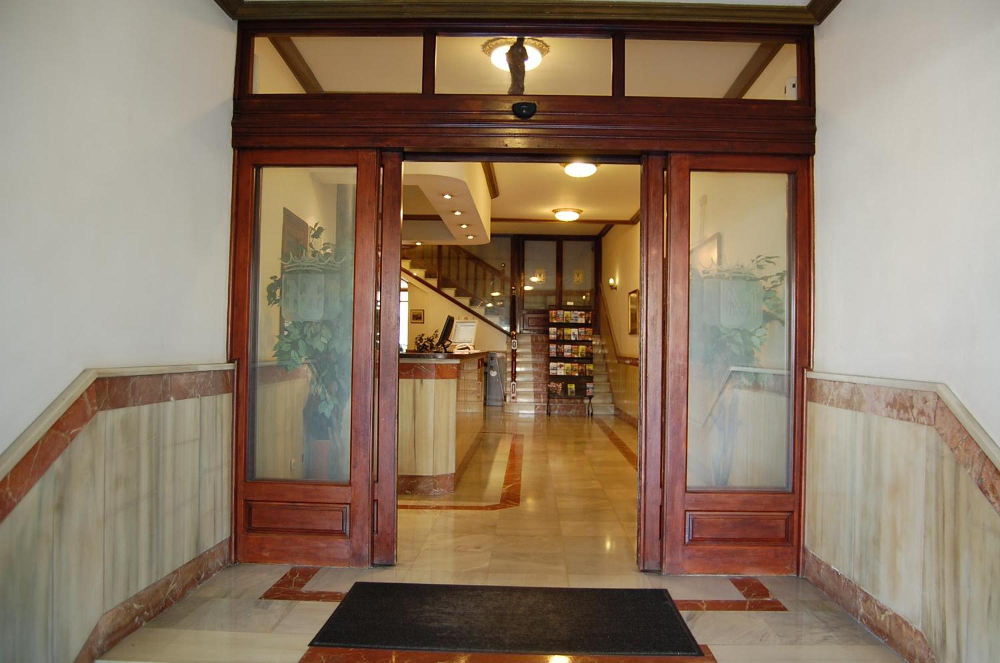 Hotel Marina Victoria Алхесирас Екстериор снимка