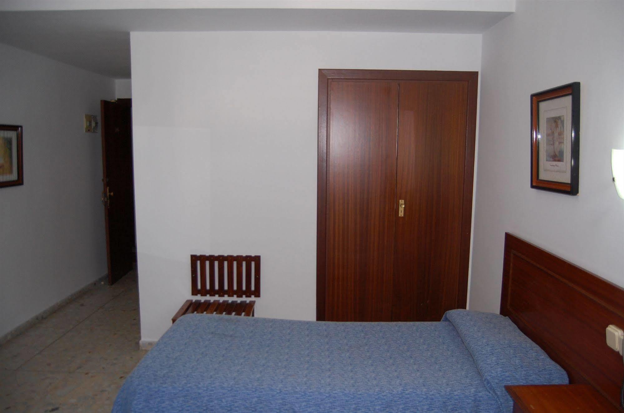 Hotel Marina Victoria Алхесирас Екстериор снимка