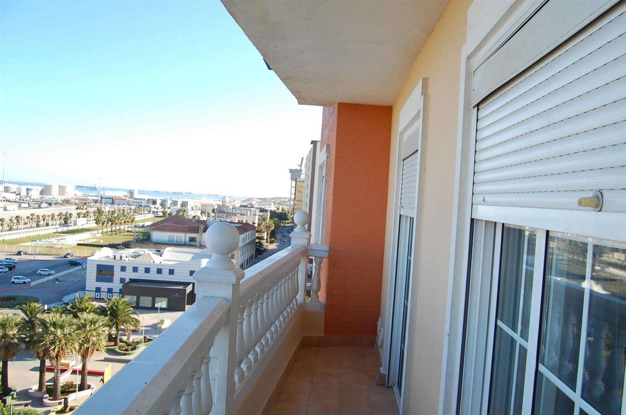 Hotel Marina Victoria Алхесирас Екстериор снимка